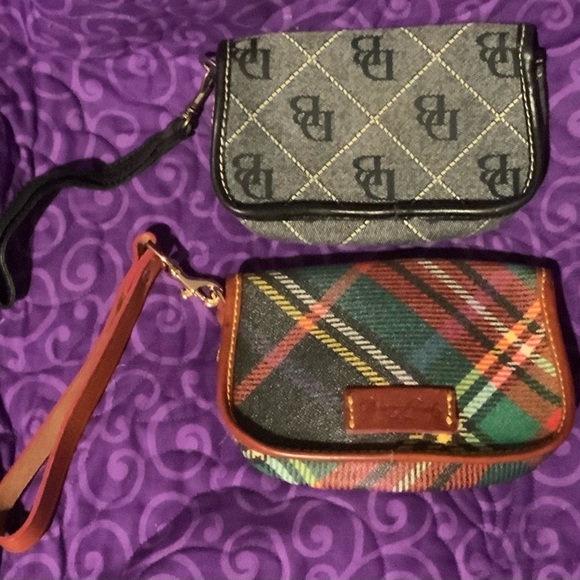 Dooney Bourke VINTAGE bundle 2 wristlets - Picture 2 of 4